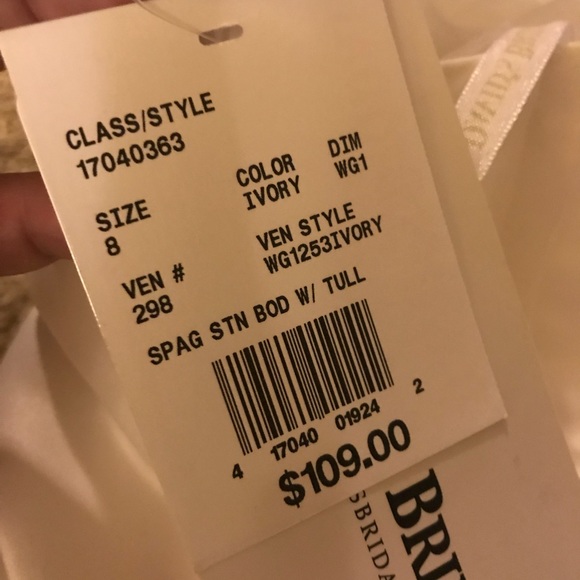 Two Ivory Flower Girl Dresses size 8 and size 10 never been worn - Picture 2 of 2